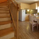 Hébergement de vacances Family Friendly House With A Swimming Pool - 22882 *