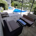 Family Friendly House With A Swimming Pool - 22882 *