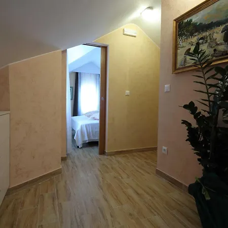 Semesterbostad Family Friendly House With A Swimming Pool - 22882 Makarska