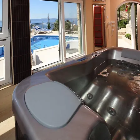 Family Friendly House With A Swimming Pool - 22882 * Makarska