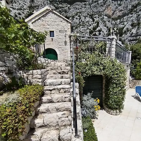 Semesterbostad Family Friendly House With A Swimming Pool - 22882