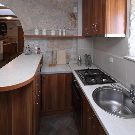 Family Friendly House With A Swimming Pool - 22882 בית נופש *