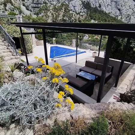 Family Friendly House With A Swimming Pool - 22882 מאקרסקה