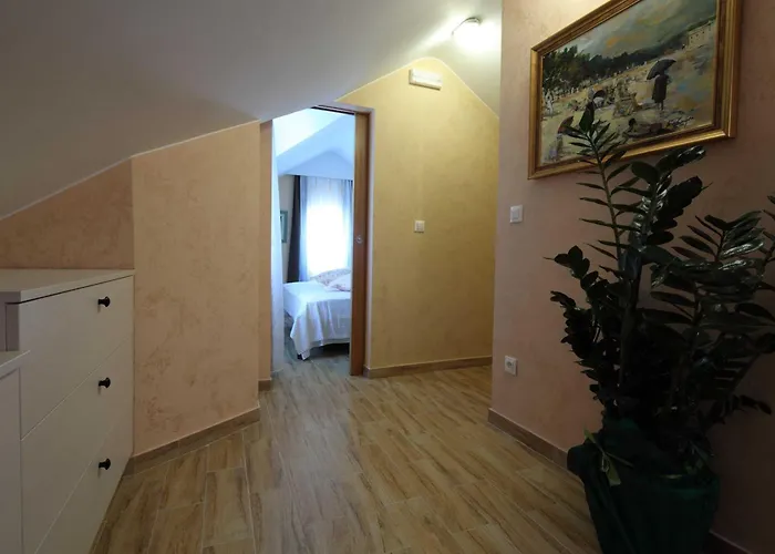 בית נופש Family Friendly House With A Swimming Pool - 22882 מאקרסקה