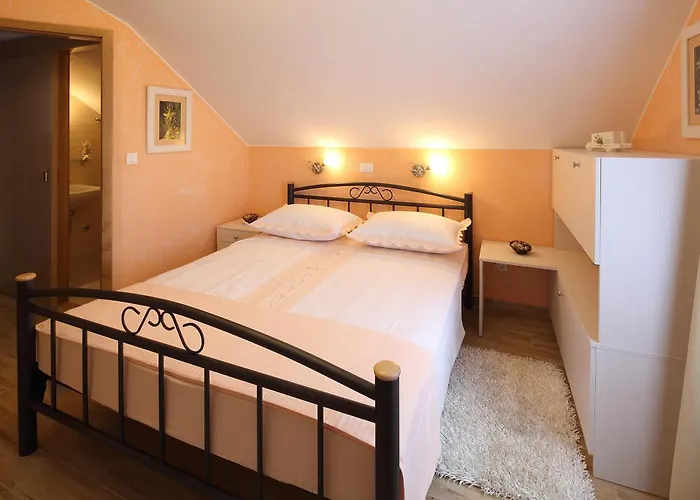 Family Friendly House With A Swimming Pool - 22882 * מאקרסקה