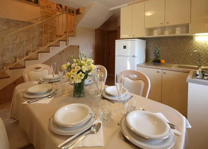 Family Friendly House With A Swimming Pool - 22882