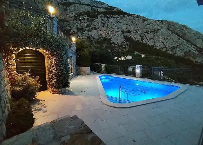 Family Friendly House With A Swimming Pool - 22882 בית נופש מאקרסקה